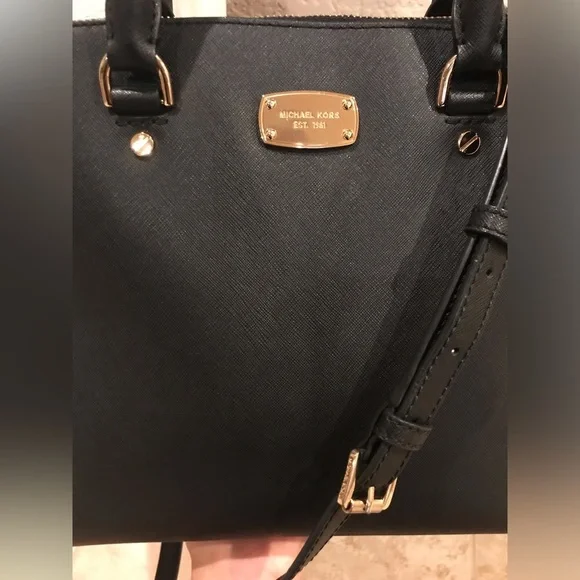 MICHAEL KORS Cindy Large Leather Dome Satchel Black Handbag/Crossbody W/Gold - Picture 6 of 17